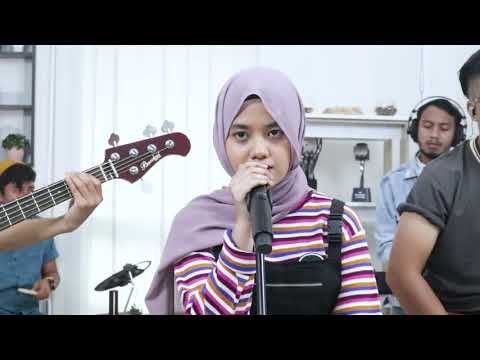 HANIN DHIYA - DONT WAIT FOR ME (Live Ngabuburit)