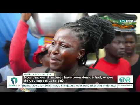 KUMASI DEMOLITION CHAOS: Residents Vandalise KMA Vehicles During Flood Control Exercise