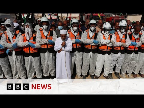 Video | Bodies of Palestinians returned by Israel show signs of torture, say doctors in Gaza | BBC News
