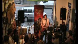 PART 1 - Chris Peeters (De Laatste Show Band) demonstreert Hagstrom bij Groove Music Shop (Lier)
