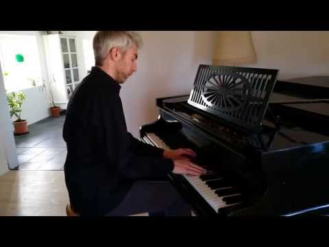 Carl Liungman Solo Piano - On The Run (2014)