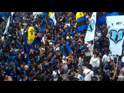 "Caravana Resistencia Albiazul" Barra: La Resistencia Albiazul &bull; Club: Querétaro