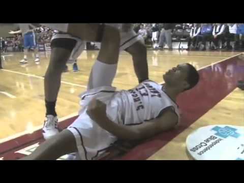 Ronald Roberts, Jr  Dunks in Win over #19 Creighton   YouTube