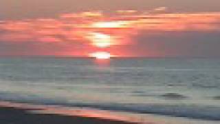 preview picture of video 'Sunrise over Atlantic City, NJ 8/10/08'