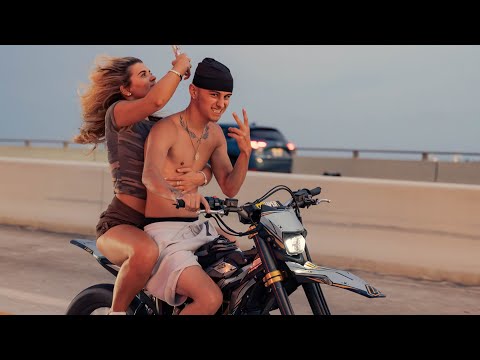 Full Speed Electric Dirtbike Wheelies through Miami Streets!