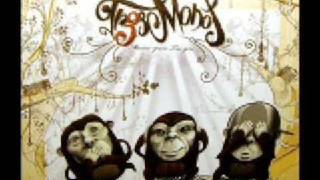Tres Monos - Familia (Con Rapsusklei)