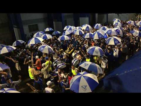 "La pandilla 2018 â€œdicen que San Lorenzo â€œ" Barra: La Pandilla de Liniers &bull; Club: Vélez Sarsfield