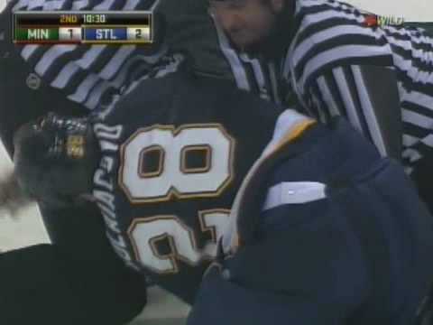 Cal Clutterbuck vs Carlo Colaiacovo Dec 20, 2008