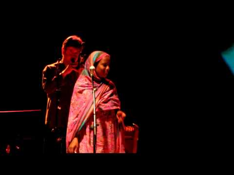 Oreka Tx, con el espectáculo Nomadak (Aziza Brahim): BARAKALDO KARMENAK 2009