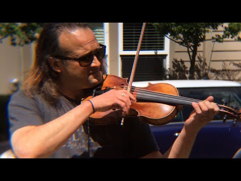 Rock violinist serenades seniors amid coronavirus lock down