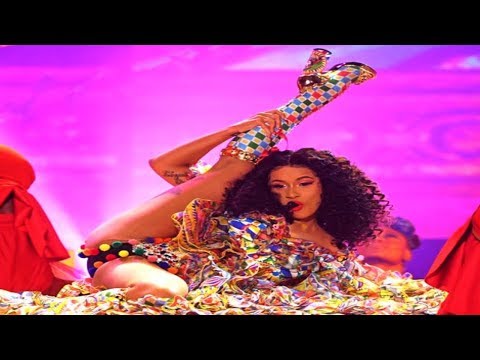 Cardi B 2018 American Music Awards Performance (I Like It Like That ft J Balvin & Bad Bunny)