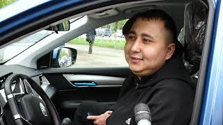 Download the video "Первую машину с ручным управлением в Хакасии вручили ветерану спецоперации"