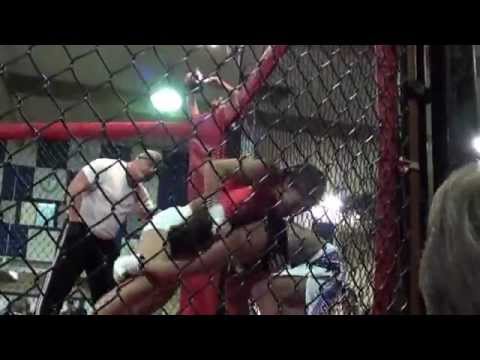 www FIGHTFAN.net   Katie Moerke vs Cassie Robb R1