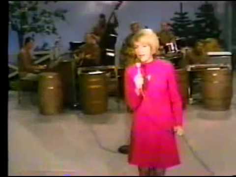 Jeannie Seely Sings "Mr. Record Man"