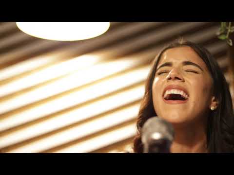 Oceanos Yeshua - Mary Pagan, Elizabeth Ramírez y Chris Armand