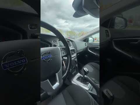 фото volvo v40 ii 0