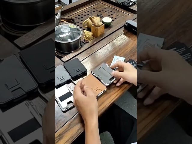 Vídeo relacionado con Cuero de búfalo Motero Monedero con Cadena metálica con Calavera Motivo con Bloqueo RFID y NFC (Gris Vintage)