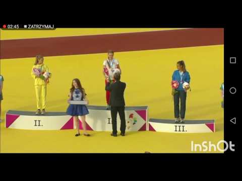 Dekoracja Zuzanny Bronowskiej zwyciężczyni biegu na 800m kobiet GYOR 2017