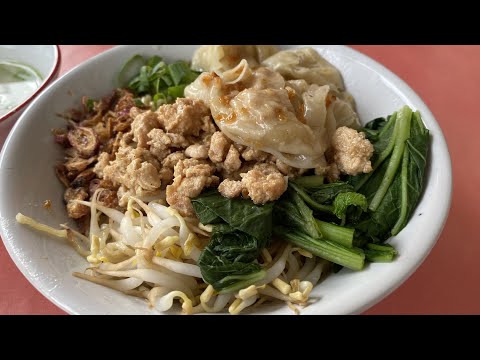 Cari sarapan di Bintaro - Bakmie Amen. Porsi melimpah!! 👍