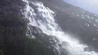 preview picture of video 'Langfoss Waterfall'