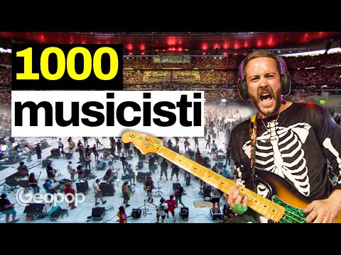 Imagine a rock band of 1000 musicians on stage: this is how a Rockin'1000 concert works.
