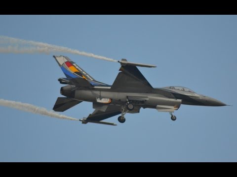 BAF F-16 Demo Team at Belgian Air Force Days 2014 (DutchPlaneSpotter)