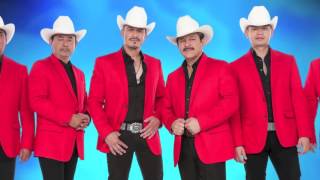 Los Invasores de Nuevo León - Siempre vas junto a mí ft. Lalo Mora (Video Lyric)