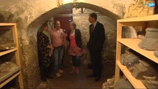 Bernt Schneider geeft rondleiding door stadhuis Haarlem