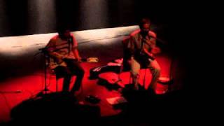 "How beautiful could a being be" - Moreno Veloso & Pedro Sá no show  "Parque 72"