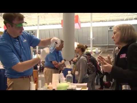Opening of the Exhibition Floor - 2014 NSTA National Conference