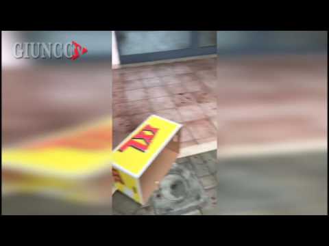 GROSSETO - Rissa nella notte, sangue al centro commerciale