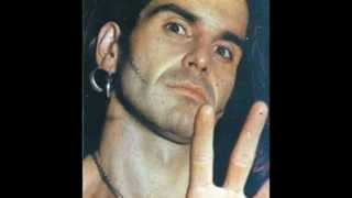 PIERO♥ PELU' - PUGNI CHIUSI