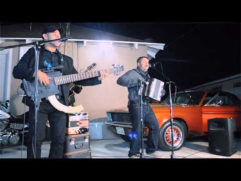 Negocio Cuajado (Video Musical) - El Pollo Y El Chilo