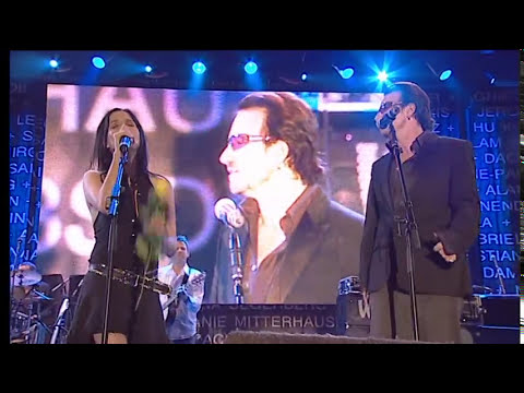 The Corrs and Bono perform LIVE @ Live8 in Edinburgh - July 6th, 2005