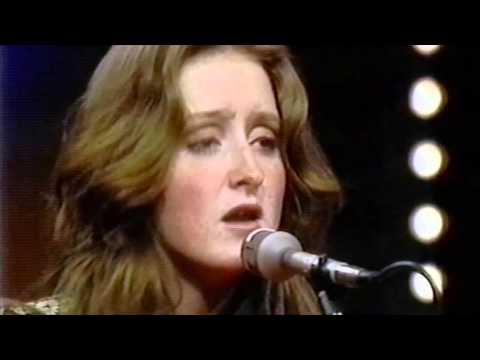 Bonnie Raitt "Under the Falling Sky" Soundstage 12-17-74