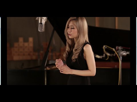 サラ・オレイン - Caruso with Takana Miyamoto on Piano | Sarah Àlainn