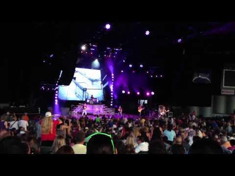 3 Doors Down - Its Not My Time live at DTE