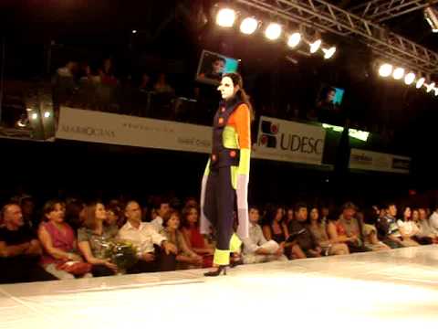 Moda UDESC 2009 - Germanismos - Devaneios Disformes - Amanda Raisla