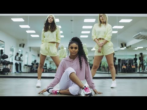 CHOREOGRAPHY - SLIDE AND PLAY