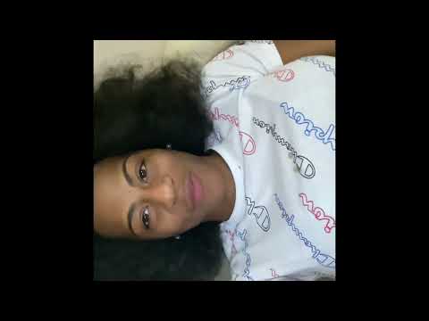 It’s Lee Lee on the phone with her bestfriend ☺️