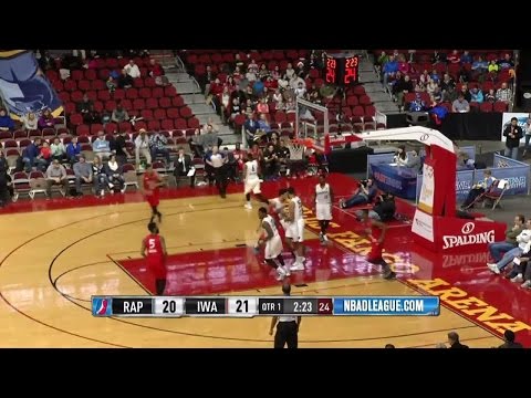 Delon Wright steals and drops the dime for the 905