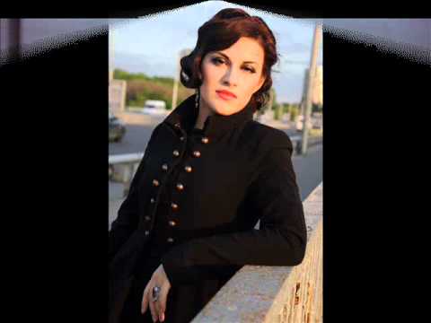 Nicoleta Nuca singing Ora che non vivo by Irene Fornaciari