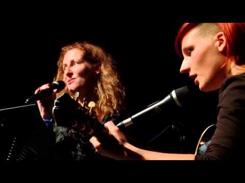 MÜVI – Tri sestrice (prekmurska ljudska)