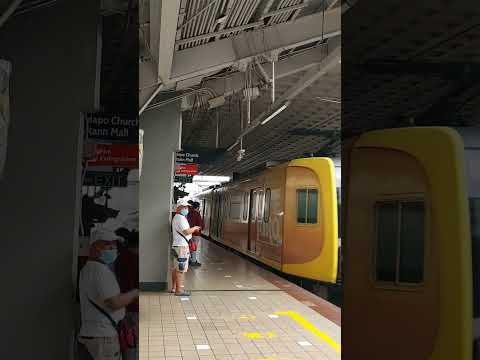 LRT 1 nas Filipinas #itsmorefuninthephilippines #travelphilippines #manila