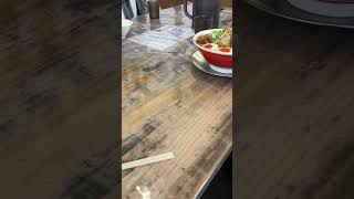 【クレーマー】俺のラーメンだけ来なかったので女性店員に怒鳴ってみたw