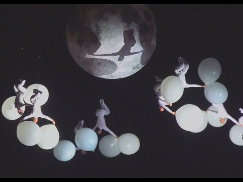 Marseille - Zenit donne le spectacle aérien "Aria" devant l'Hôtel de Ville, Décembre 2025