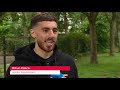 Kökcü en Malacia verrassen 8-jarige Quint met seizoenkaart Feyenoord