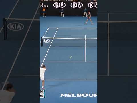 Federer can't deal with these SUPER reactions! 😱