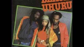 Black Uhuru - Plastic Smile (1981)
