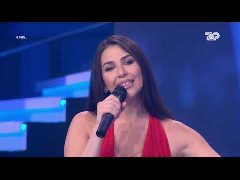 “Me ke mua”, Olta Boka këndon HIT-in e Kejsi Tolës në Muzikë kur dëgjoj, i bashkohet këngëtarja